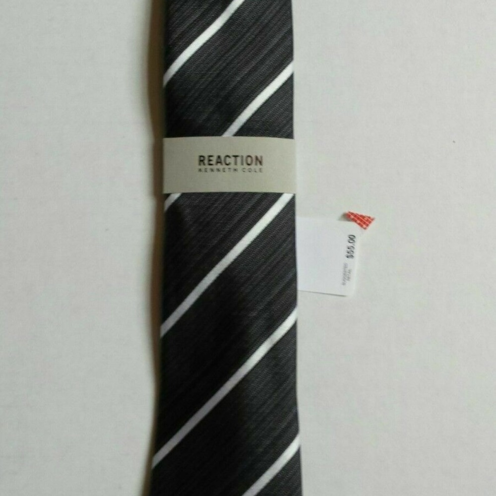 REACTION Kenneth Cole Men's Stripe NeckTie Black